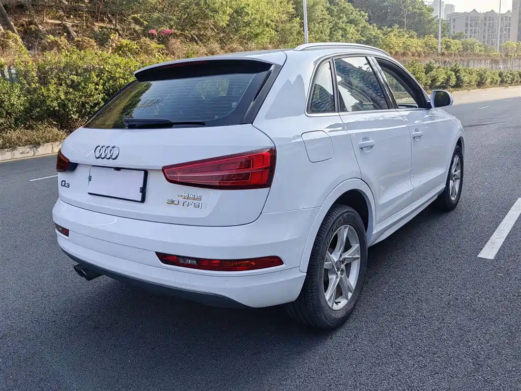 Audi Q3 2019 — фото 24