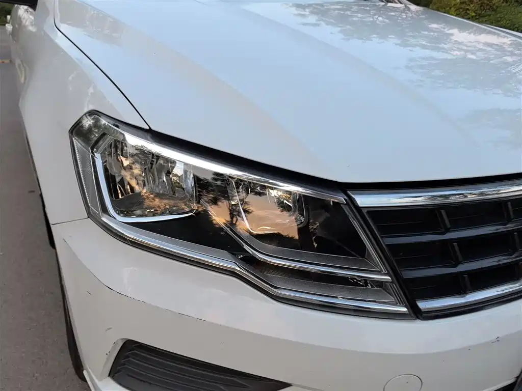 Volkswagen Jetta 2019 — фото 8