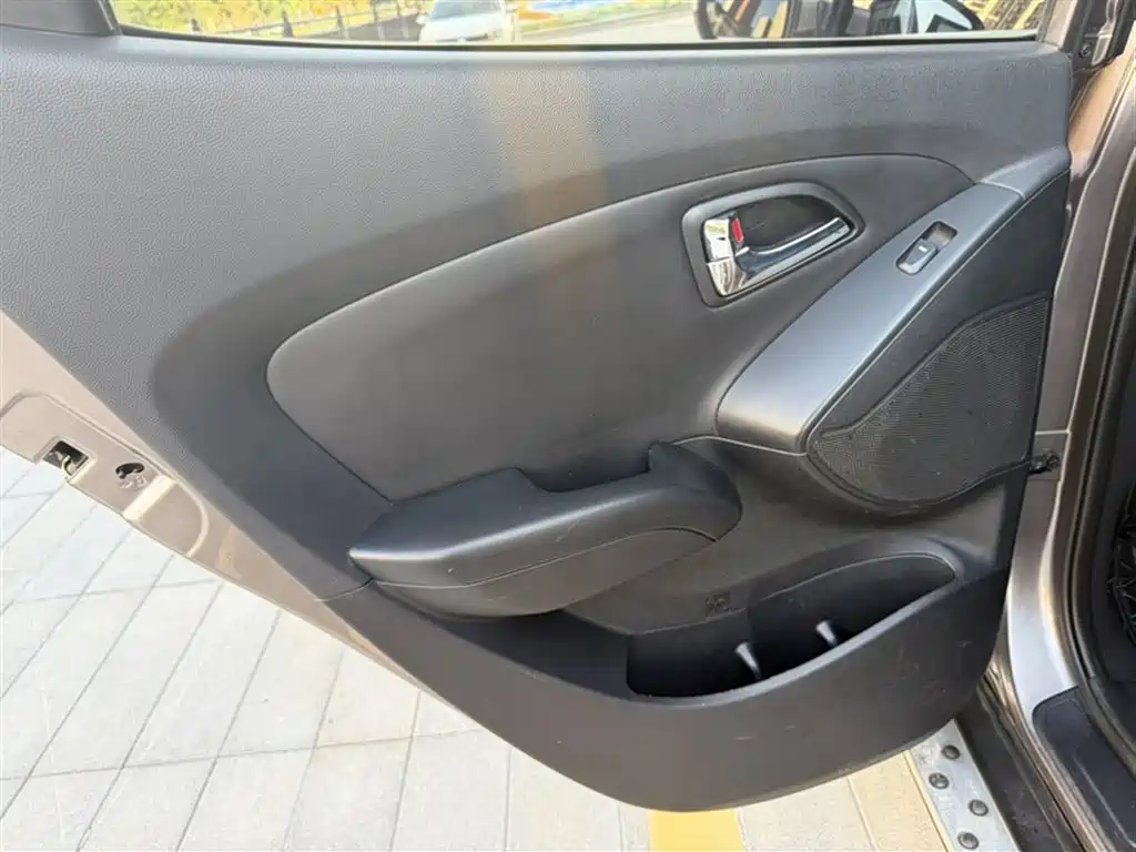 Hyundai ix35 2016 — фото 21