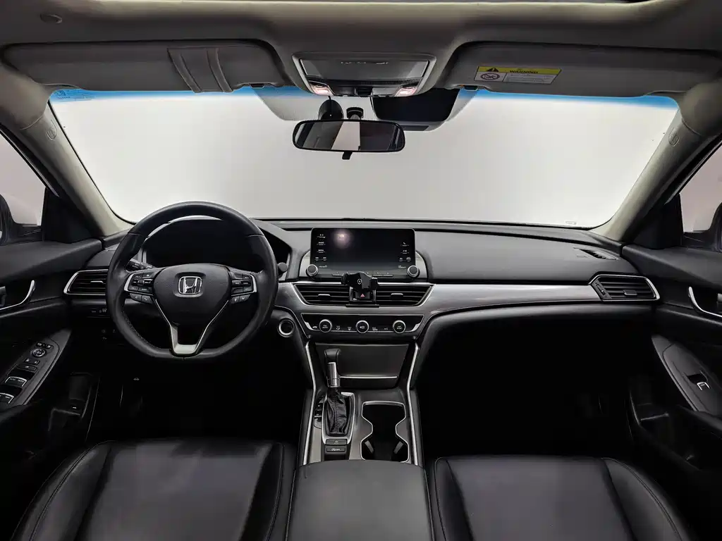 Honda Accord 2019 — фото 10