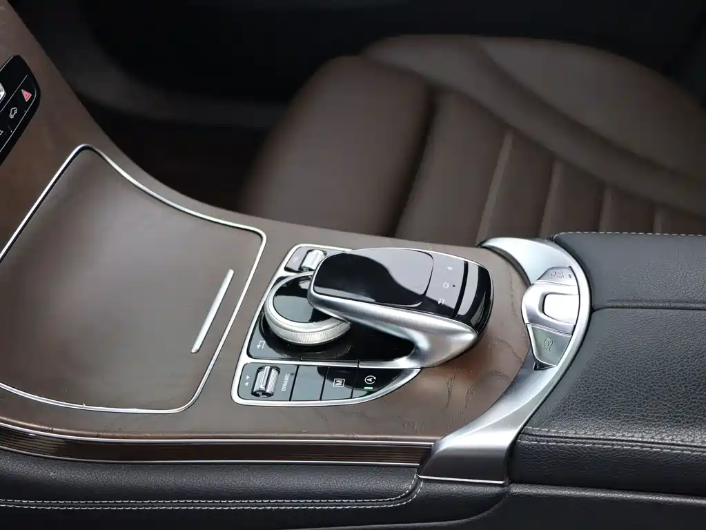 Mercedes-Benz GLC 2016 — фото 11
