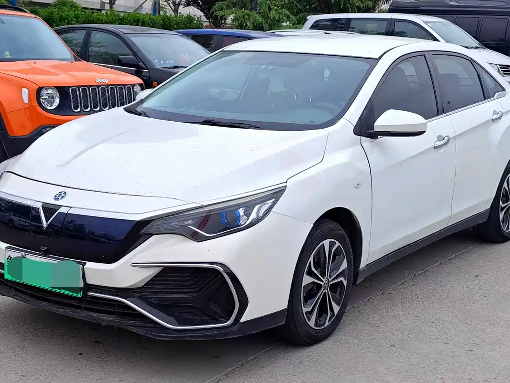 Venucia D60 EV 2021