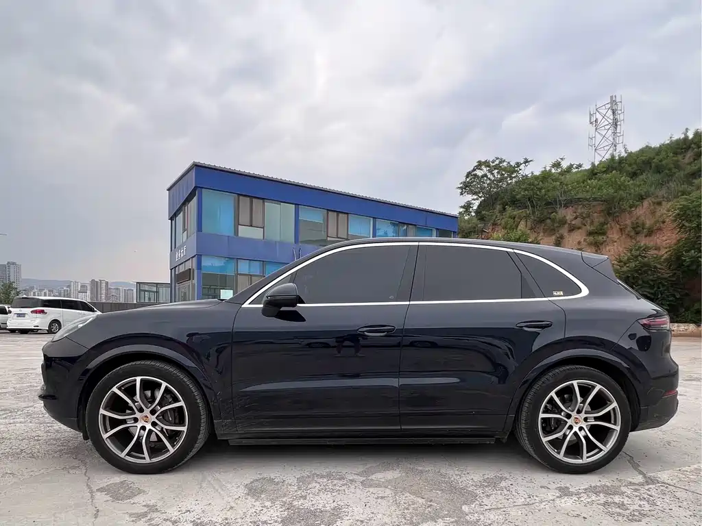 Porsche Cayenne 2022 — фото 7
