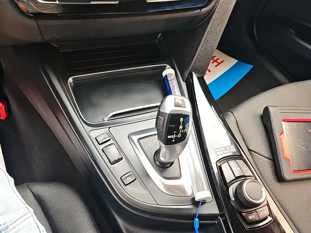 BMW 3 Series 2016 — фото 14
