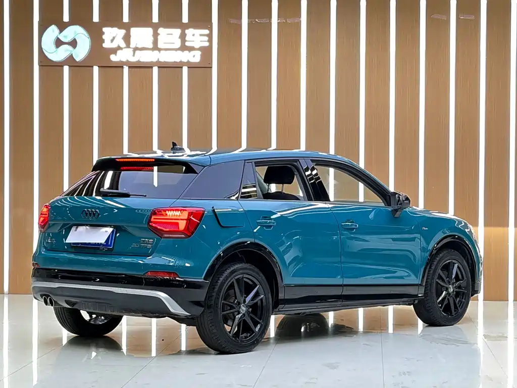 Audi Q2L 2020 — фото 16