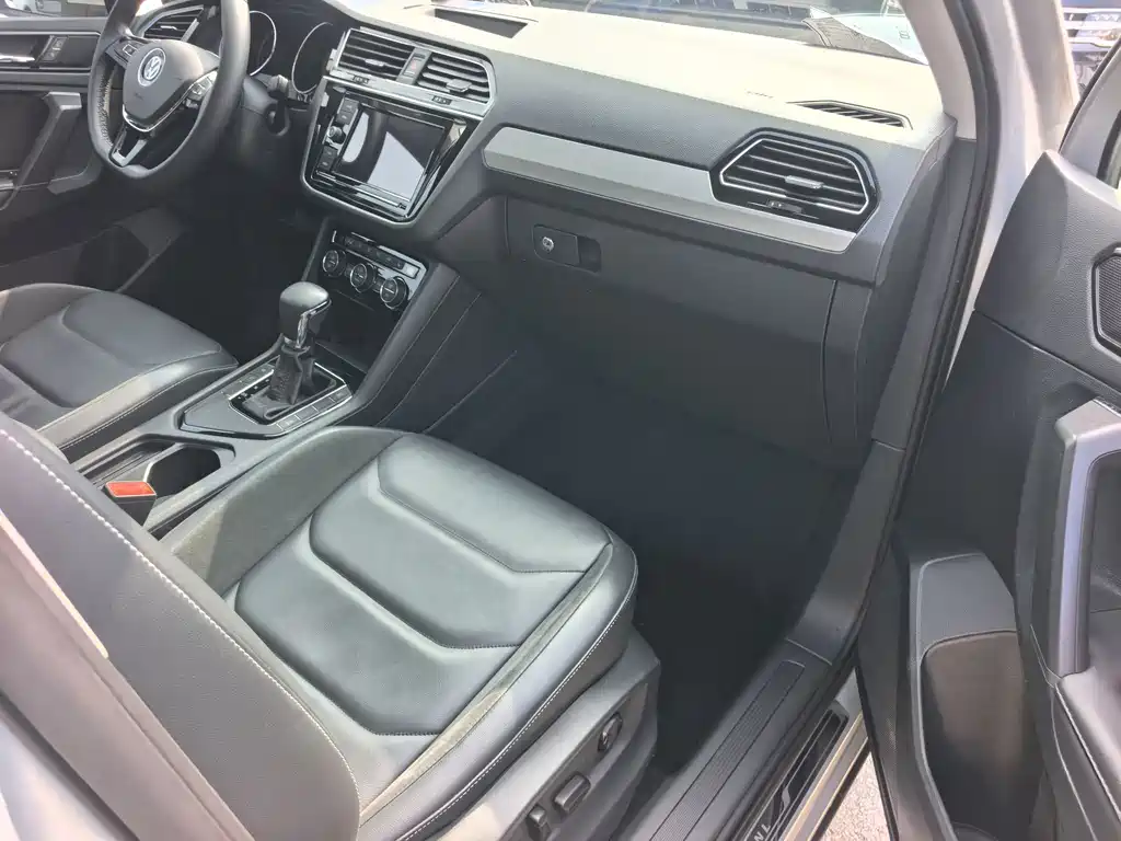 Volkswagen Tiguan L 2019 — фото 18