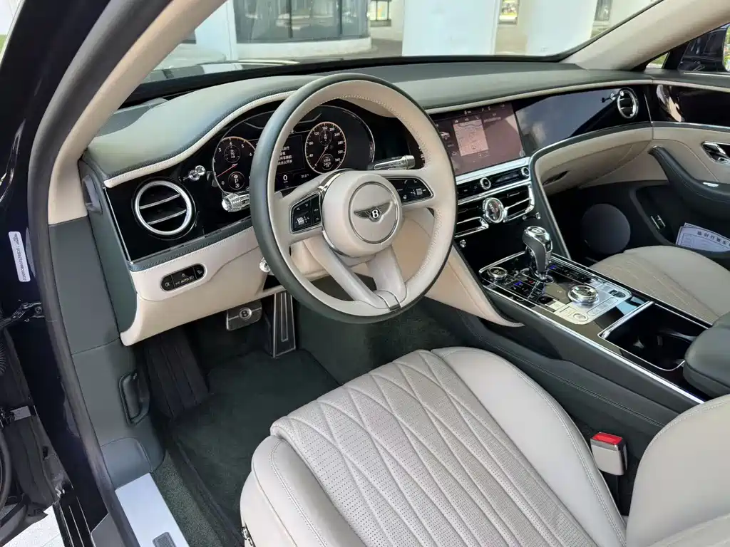 Bentley Flying Spur 2022 — фото 9