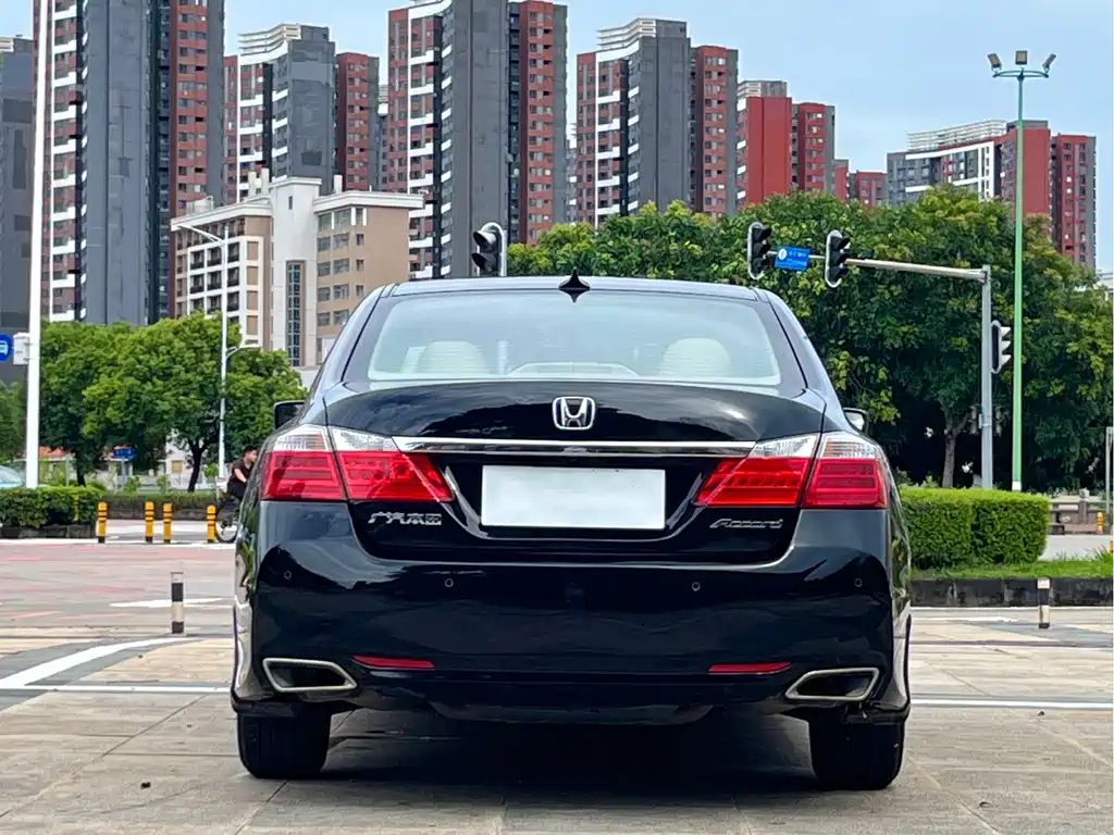 Honda Accord 2014 — фото 8