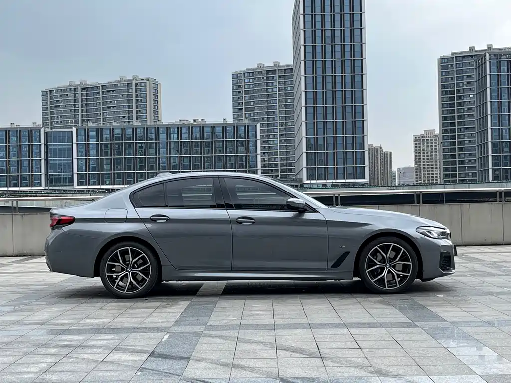 BMW 5 Series 2023