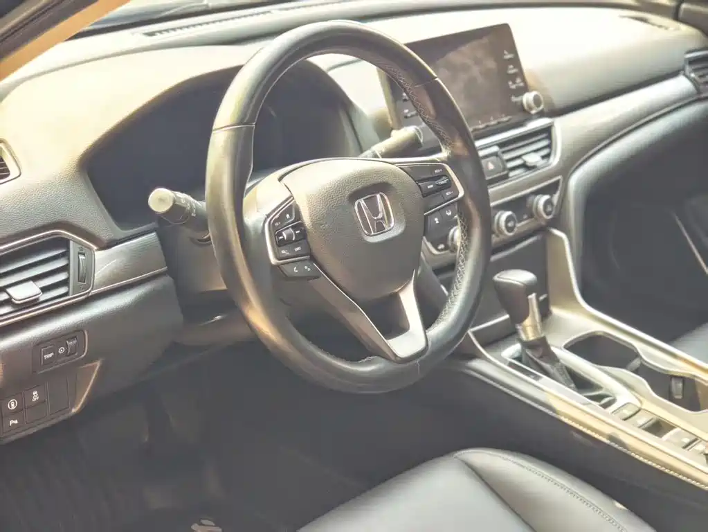 Honda Accord 2019 — фото 8