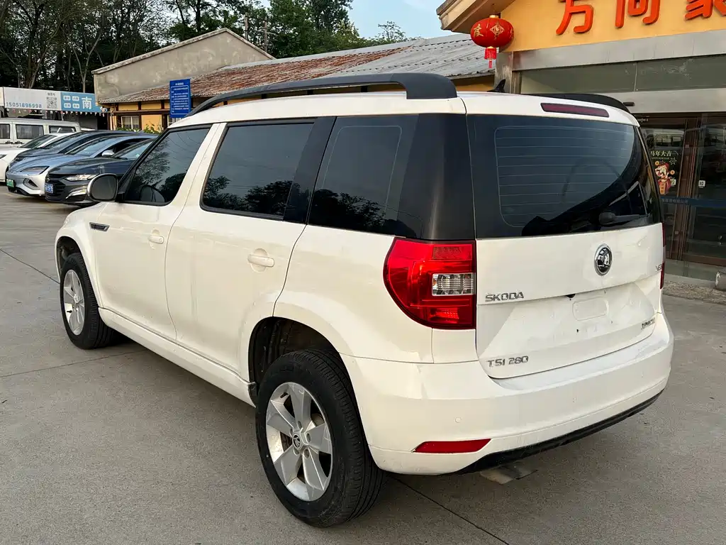 Skoda Yeti 2017 — фото 12