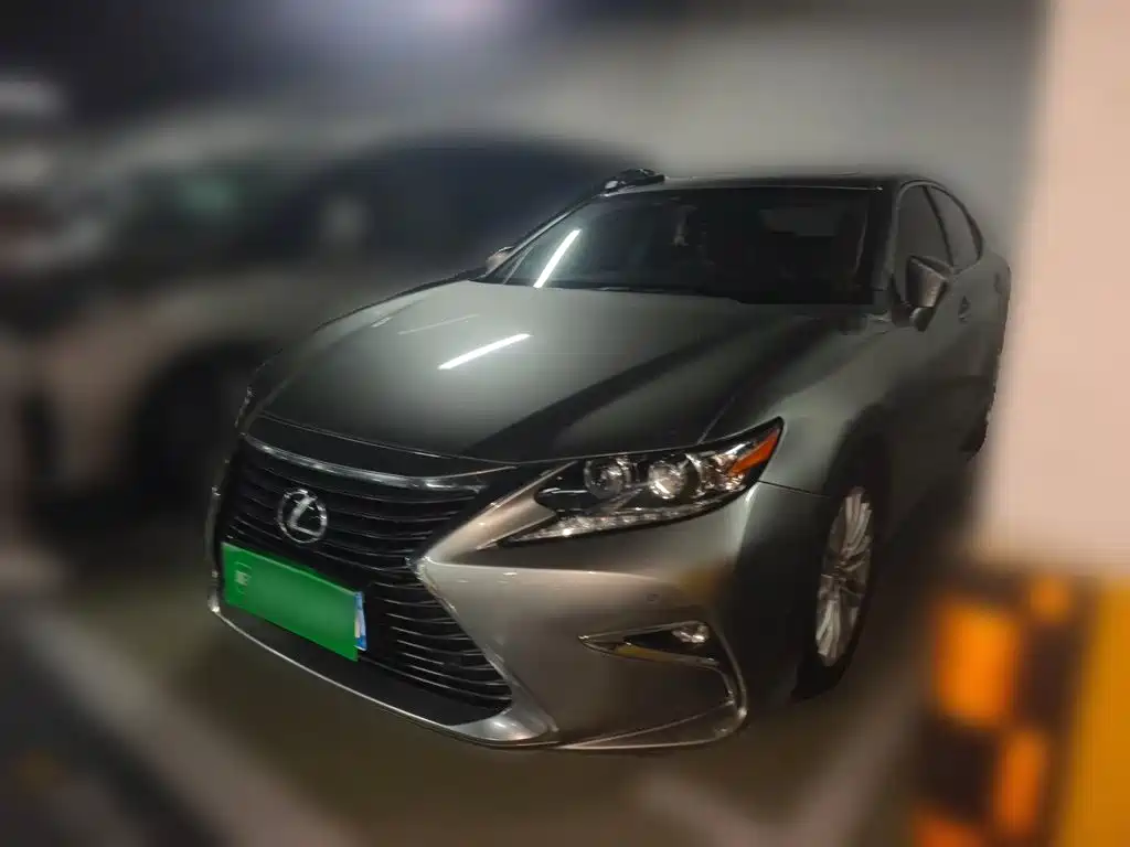 Lexus ES 2018 — фото 2