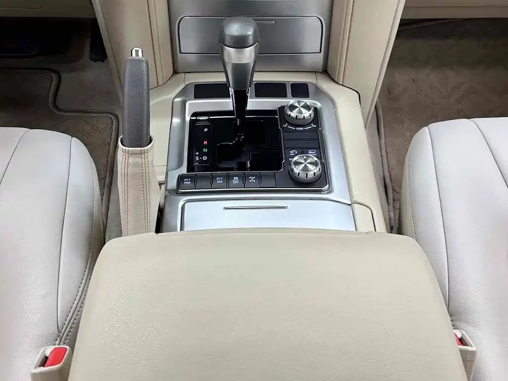 Toyota Land Cruiser 2020 — фото 15