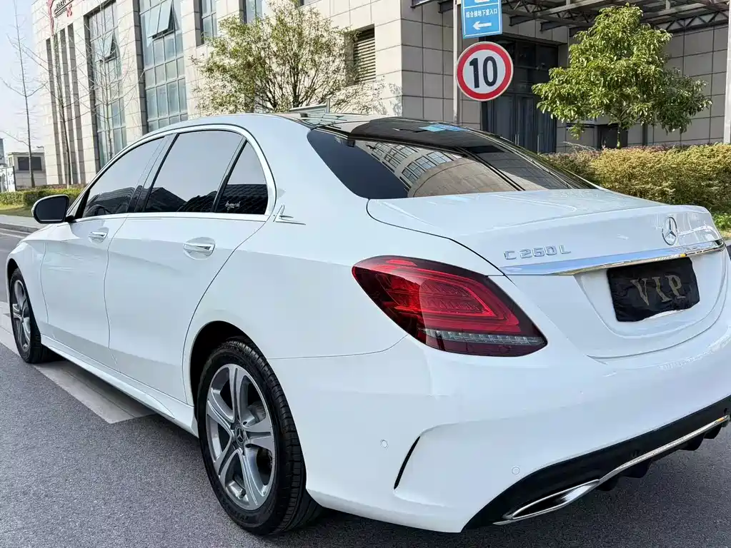 Mercedes-Benz C-Class 2019 — фото 11