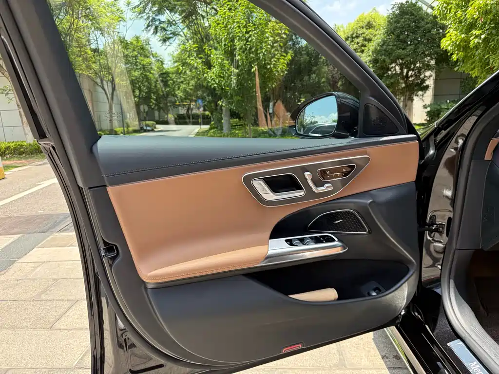 Mercedes-Benz E-Class 2025 — фото 15