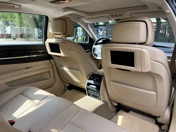 BMW 7 Series 2009
