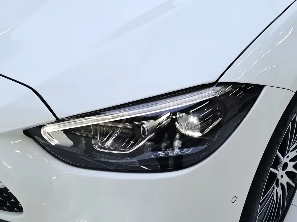 Mercedes-Benz C-Class 2025 — фото 20