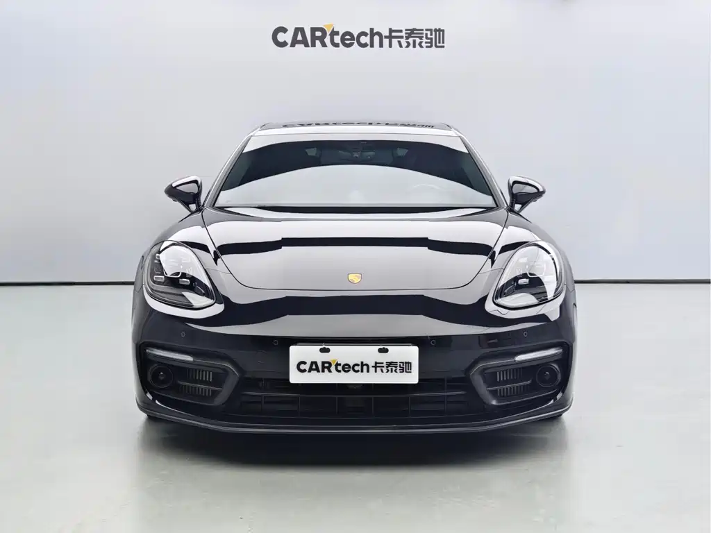 Porsche Panamera 2023 — фото 1