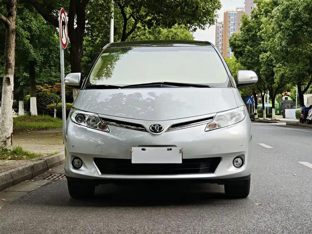 Toyota Previa 2018 — фото 2