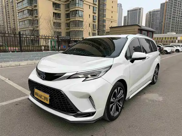 Toyota Granvia 2023