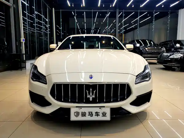 Maserati Quattroporte 2015