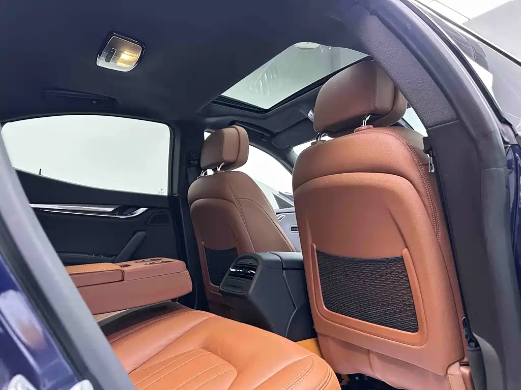 Maserati Ghibli 2021 — фото 10