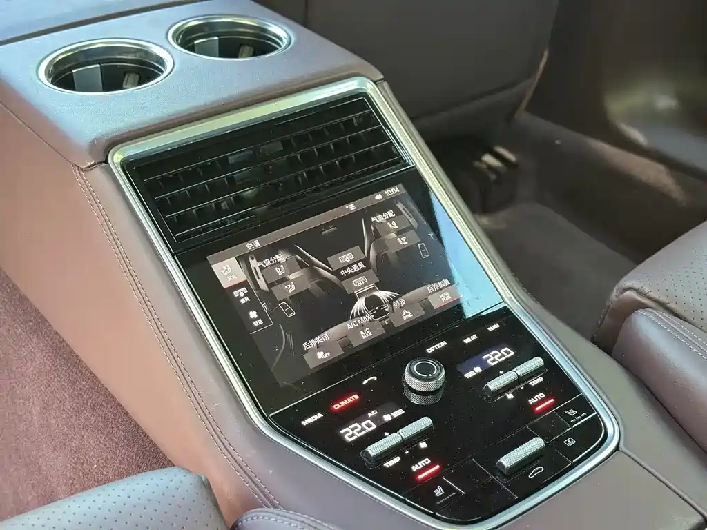 Porsche Panamera 2018 — фото 12