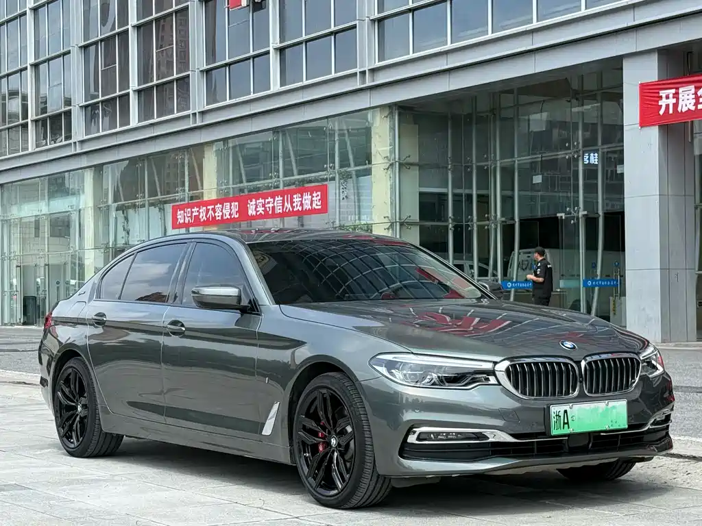 BMW 5 Series New Energy 2019 — фото 3