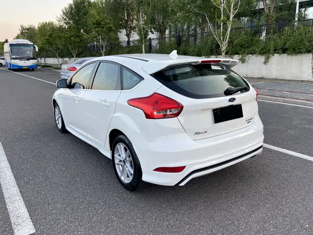 Ford Focus 2019 — фото 6