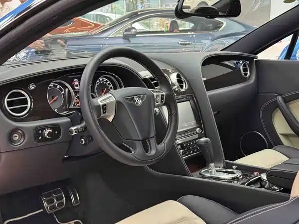 Bentley Continental 2015