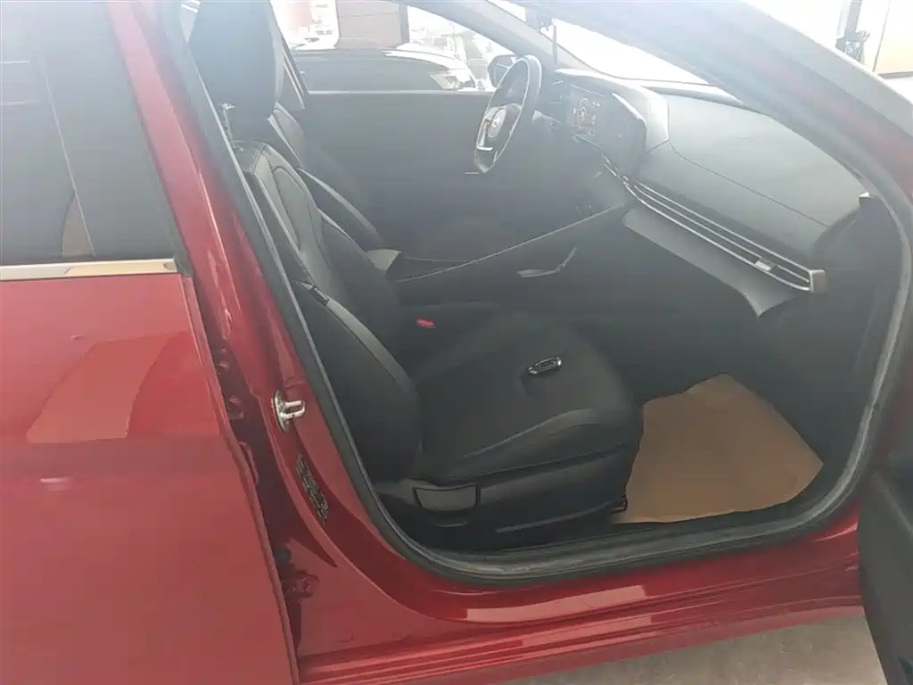 Hyundai Elantra 2021 — фото 25