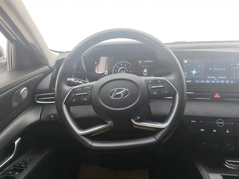 Hyundai Elantra 2021 — фото 14