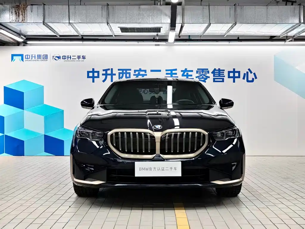 BMW 5 Series 2025 — фото 2