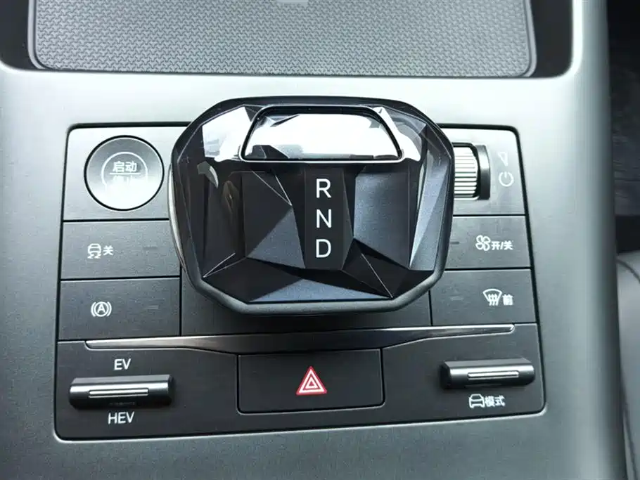 BYD Qin PLUS 2025 — фото 16