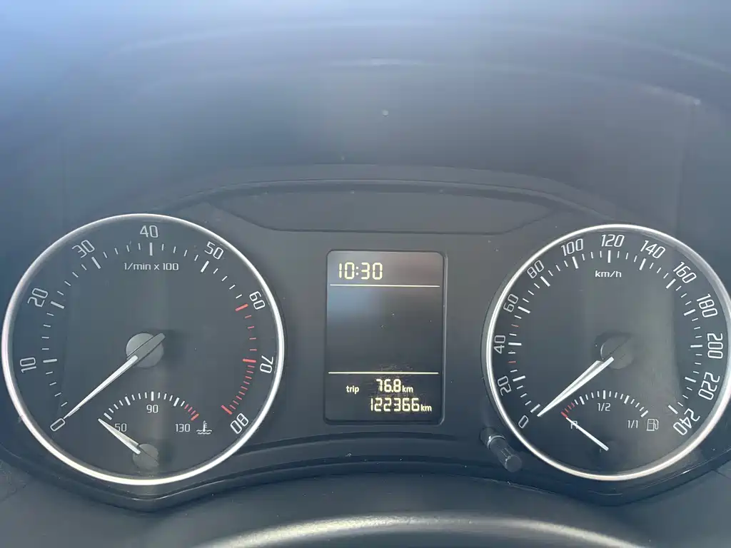 Skoda Octavia 2014 — фото 10