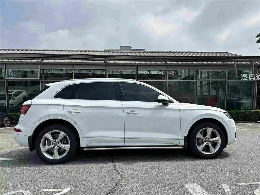 Audi Q5L 2019 — фото 3