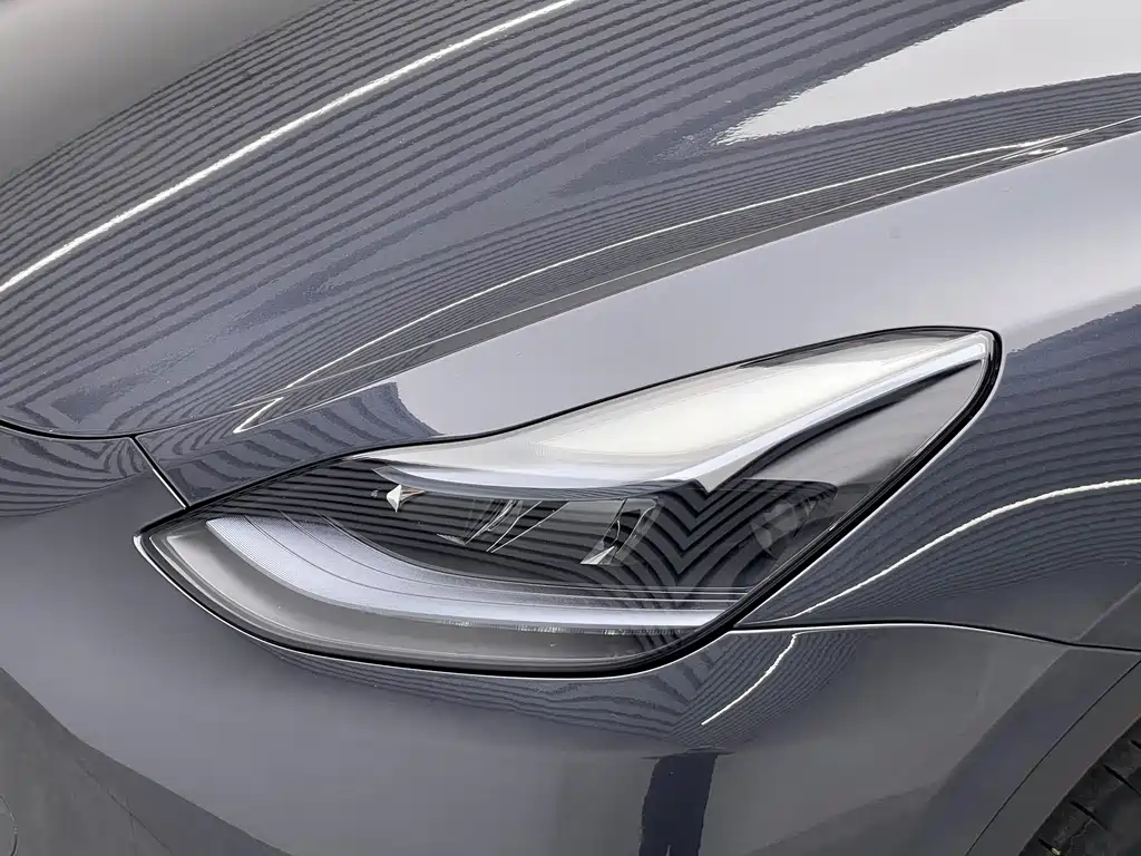 Tesla Model Y 2024 — фото 18