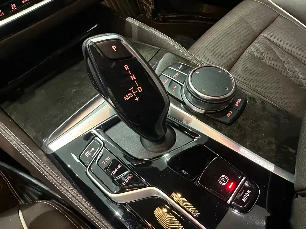 BMW 5 Series 2022 — фото 15