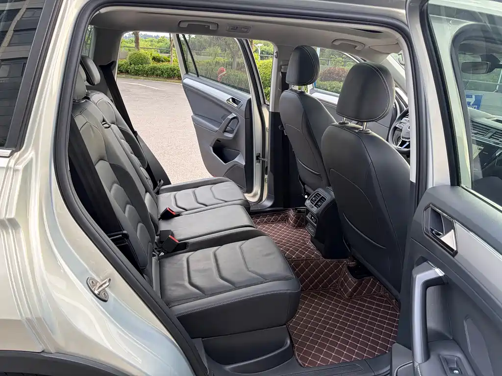 Volkswagen Tiguan L 2020 — фото 11