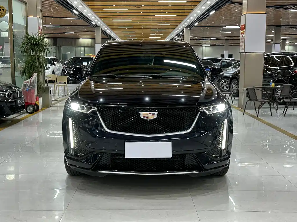 Cadillac XT6 2021 — фото 2
