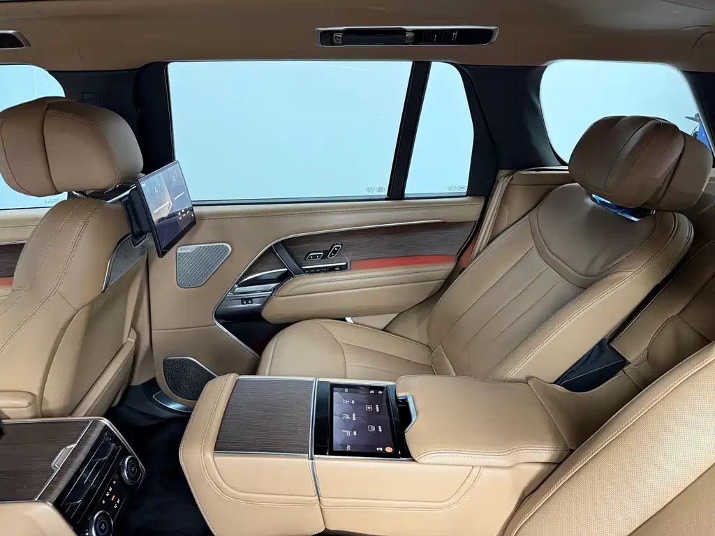 Land Rover Range Rover 2023 — фото 13