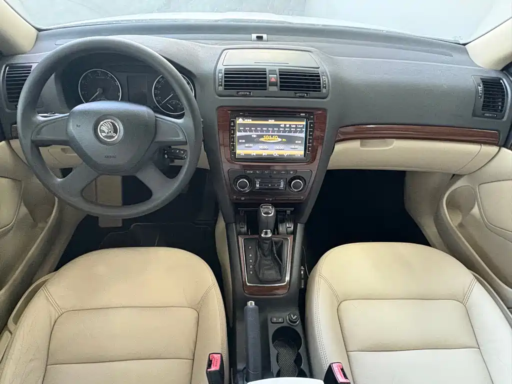 Skoda Octavia 2014 — фото 14