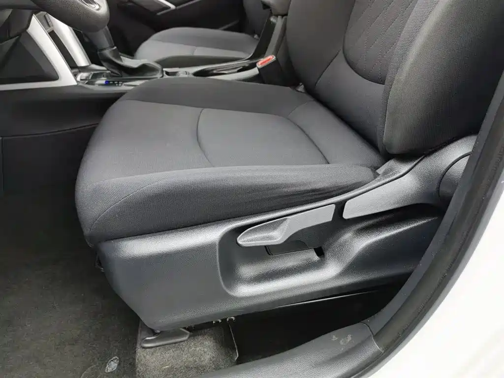 Toyota Corolla Cross 2023 — фото 20