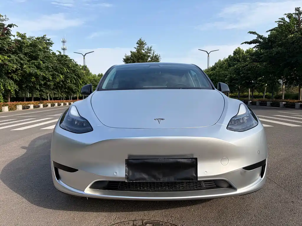 Tesla Model Y 2023 — фото 1