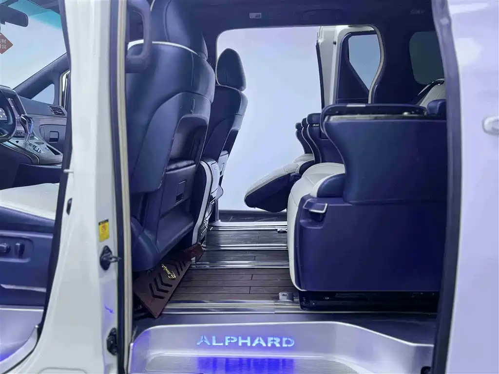 Toyota Alphard 2011 — фото 14