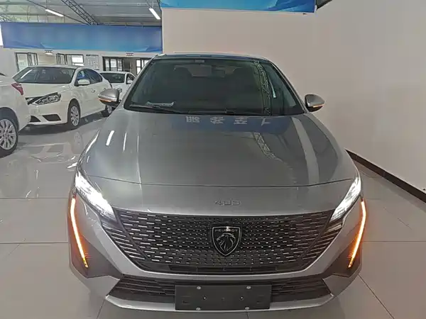 Peugeot 408 2022
