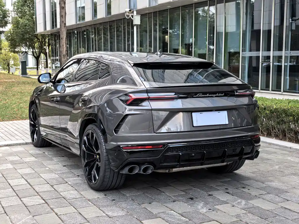 Lamborghini Urus 2023 — фото 50