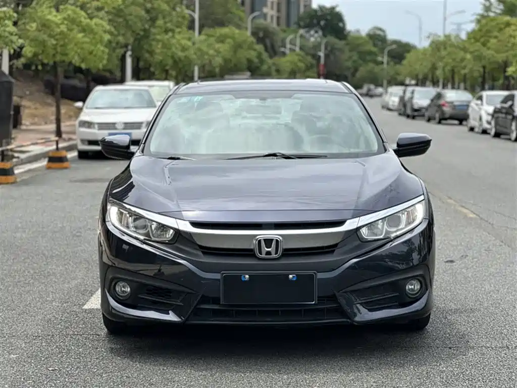 Honda Civic 2018 — фото 3