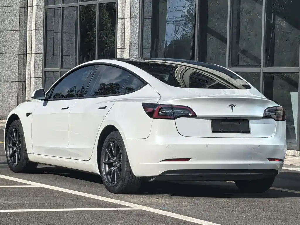 Tesla Model 3 2020 — фото 4