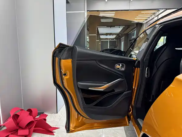 Aston Martin DBX 2022